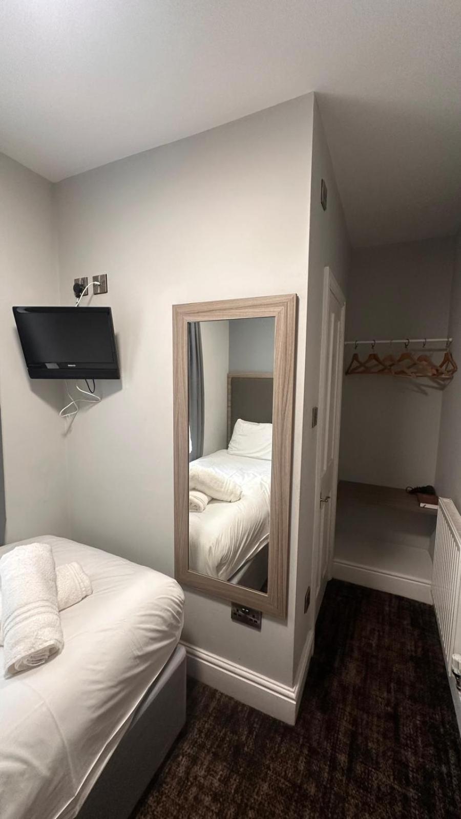 St Andrews Town Hotel ドロイトウィッチ エクステリア 写真